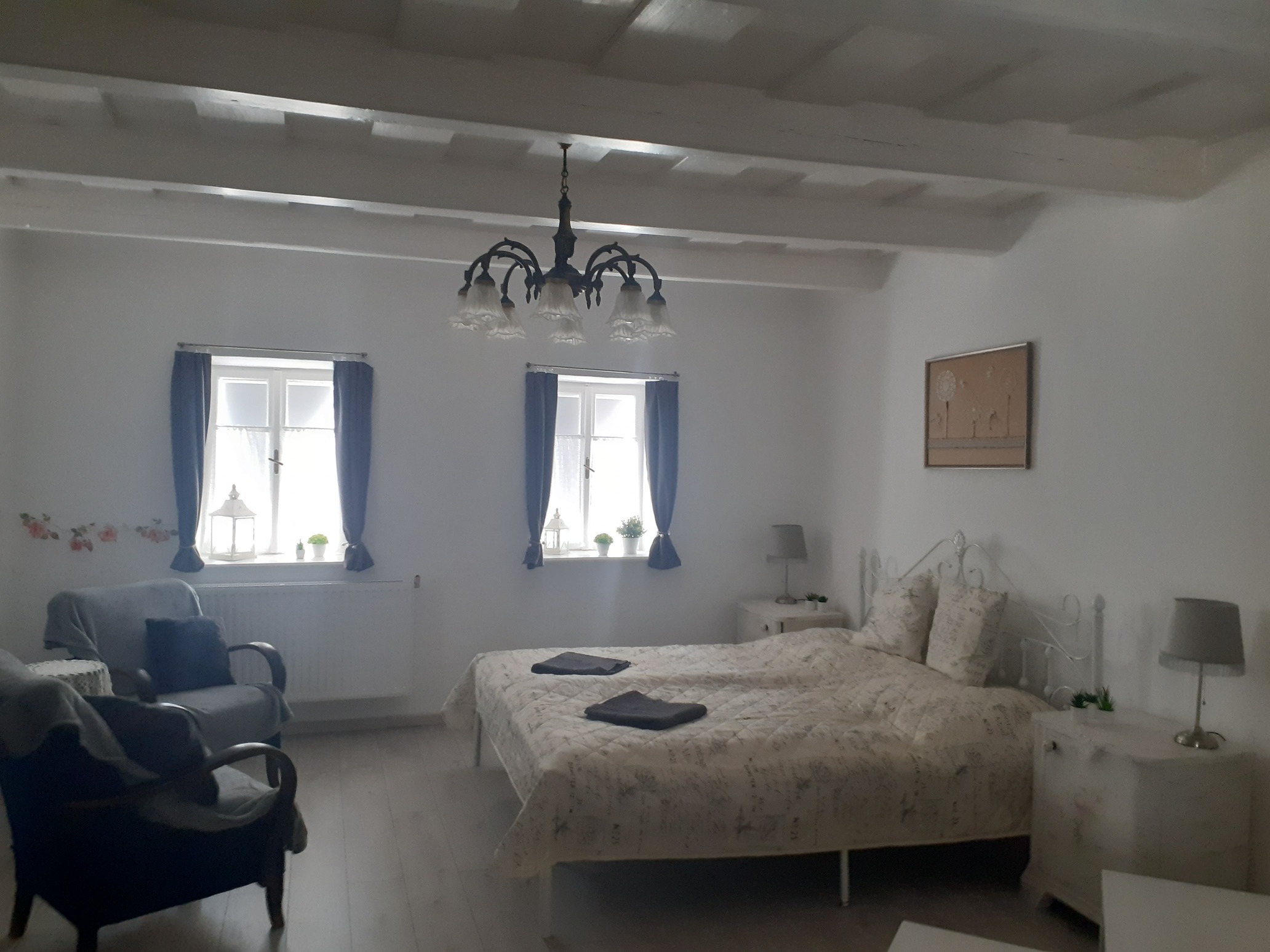 Nagy hálószoba, franciaágy, kihúzható kanapé, szállás